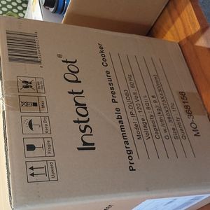 Instant Pot DUO80 7-in-1 Programmable Pressure Cooker 8-Qt